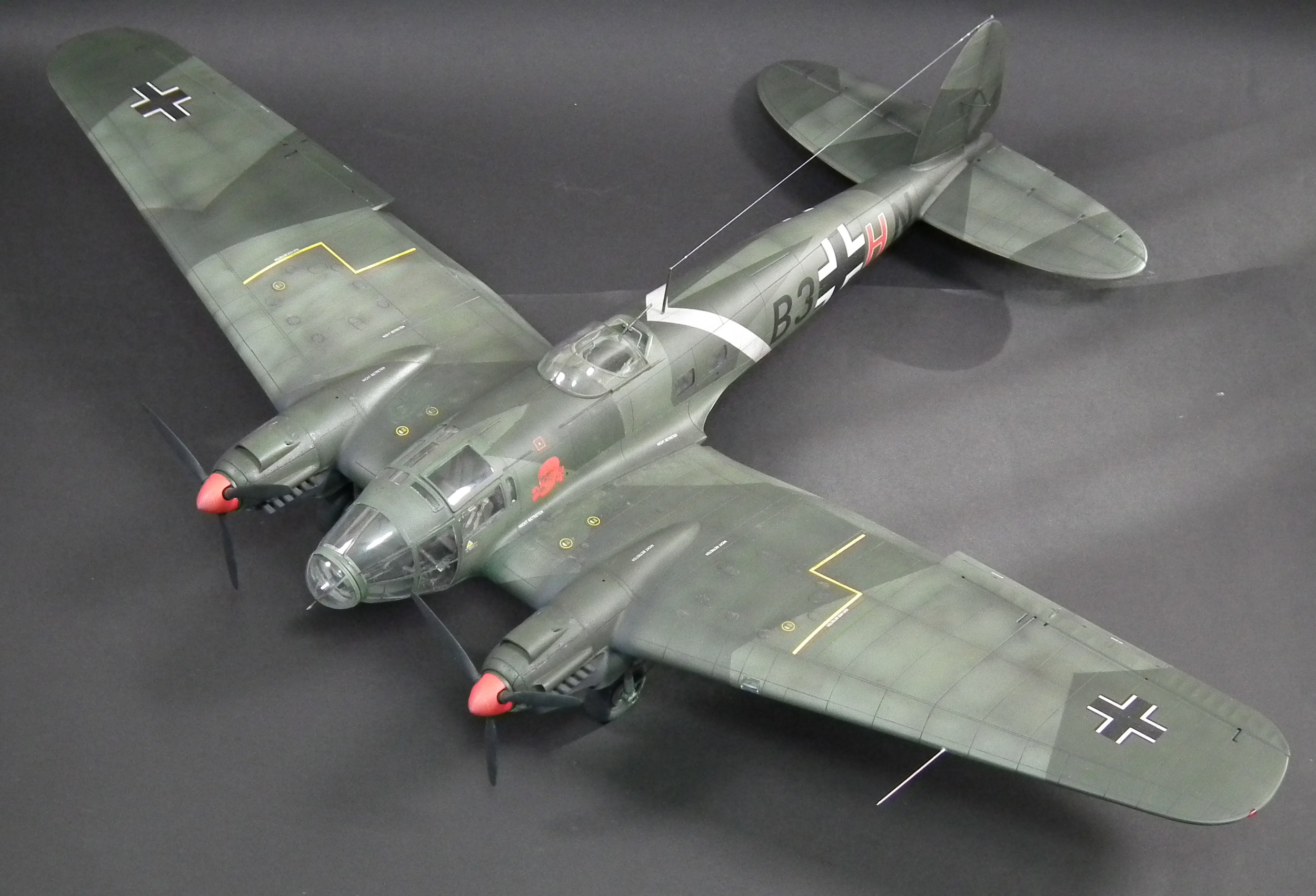 s33.1.30.eightman‼️1/32Ju88A-1、he111p 1/32 Revell Heinkel He 111 - Ready for Inspection - Large
